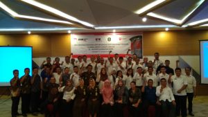 Read more about the article RAPAT KOORDINASI PENGELOLAAN LHKPN DAN SOSIALISASI PERATURAN KPK NO.7 TAHUN 2016 OLEH TIM KPK PADA LEMBAGA EKSEKUTIF, LEGISLATIF DAN BUMD  SE-PROVINSI KALIMANTAN BARAT
